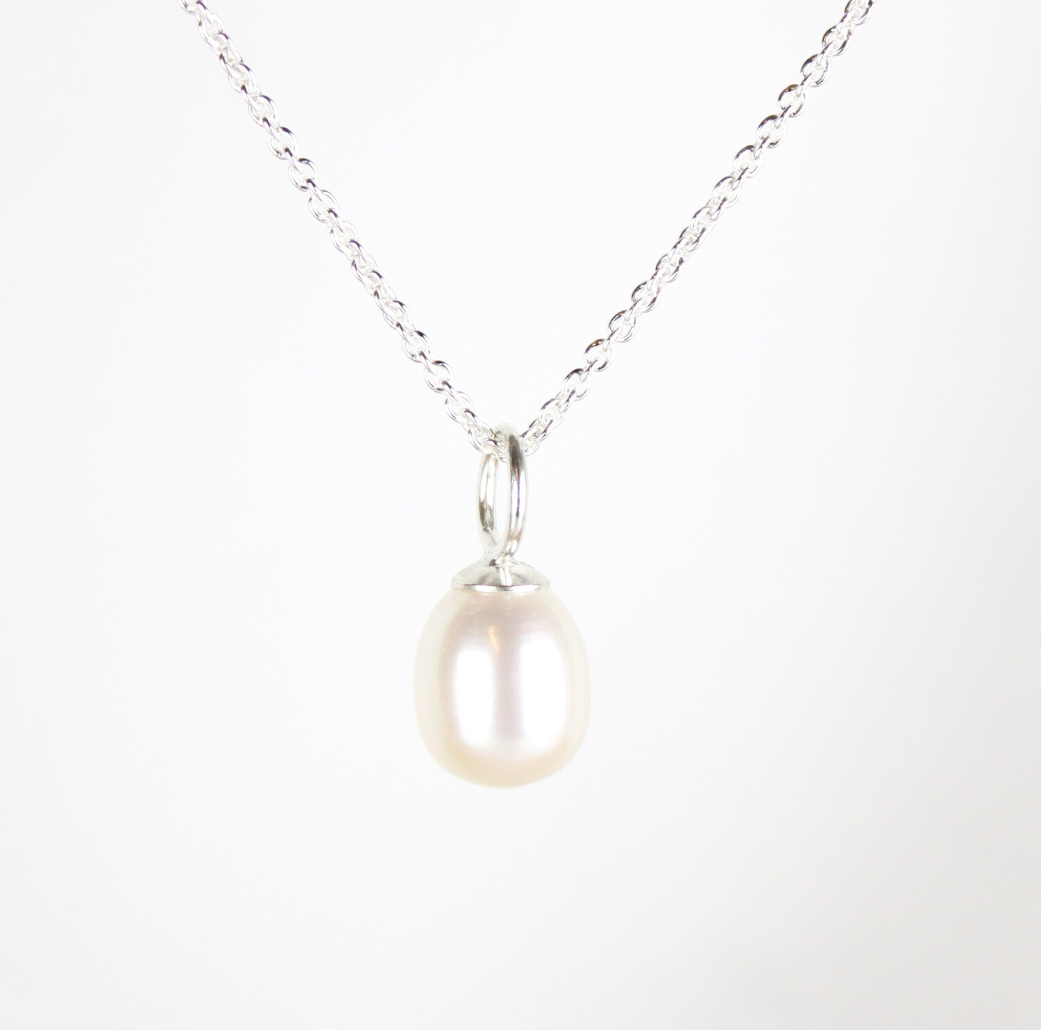 Hvid ferskvandsperle halskæde