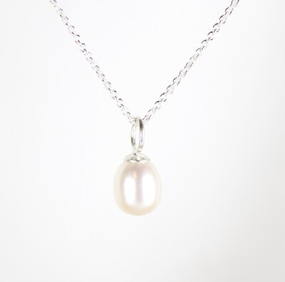 Hvid ferskvandsperle halskæde