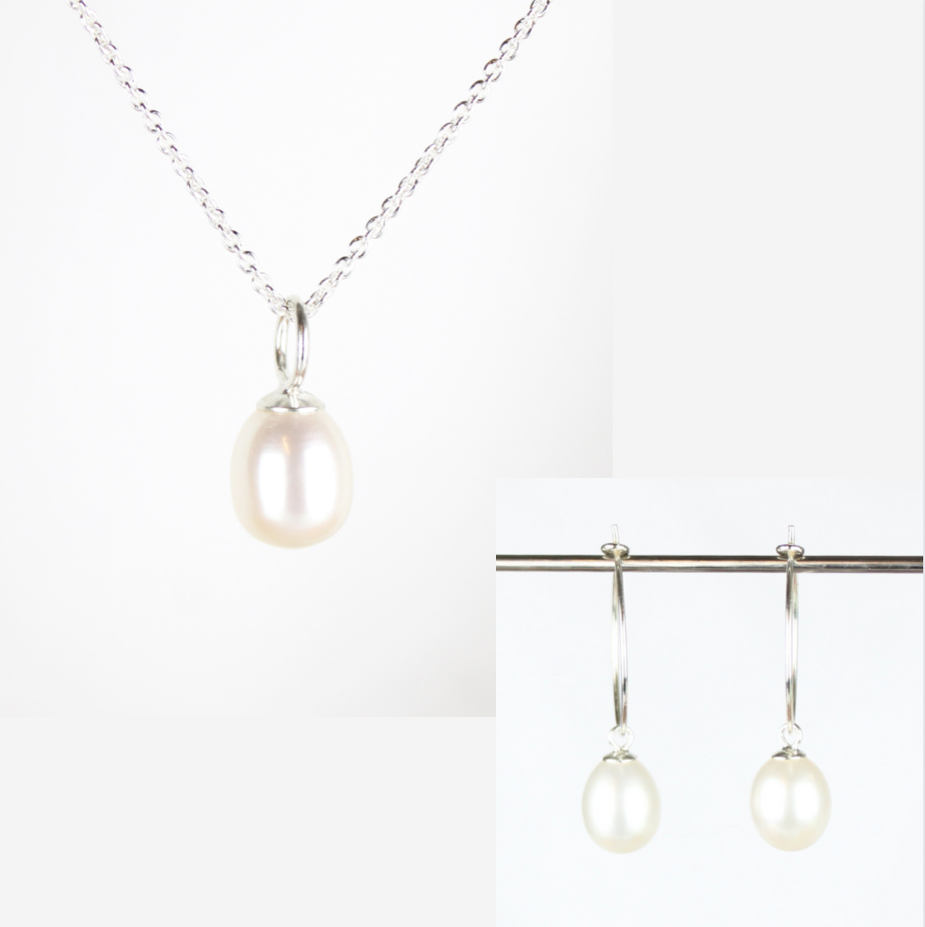 Smykkesæt - Sølv med hvide ferskvandsperler &amp; hoops