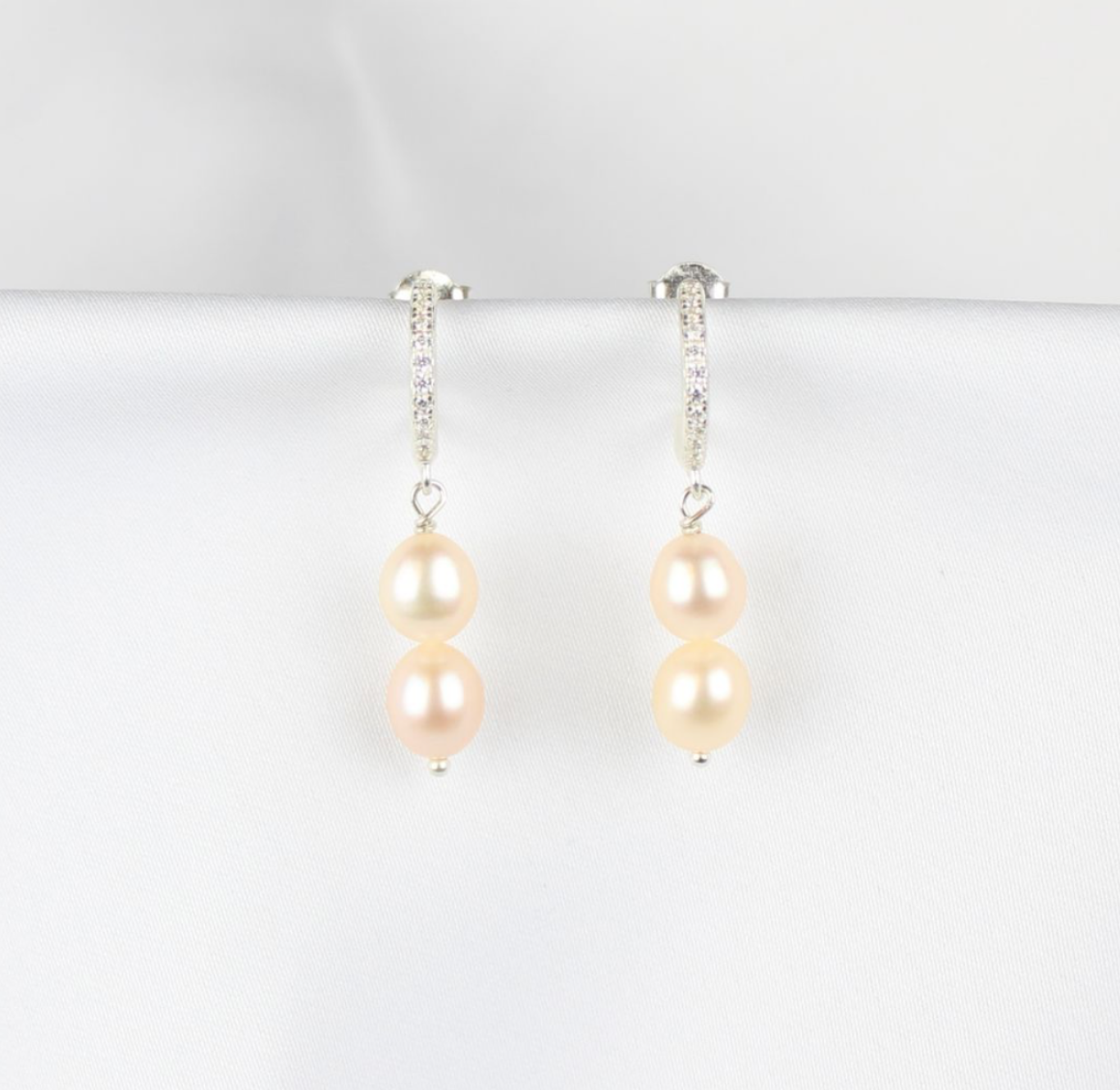 Rhinsten creoler m. beige  ferskvandsperler