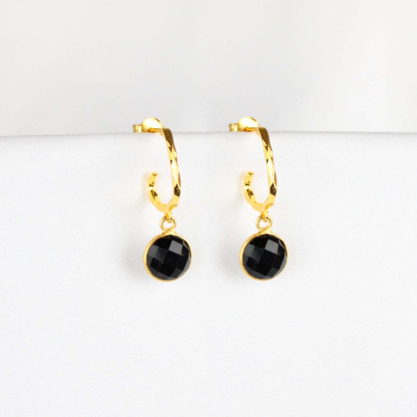 Rustikke creoler  med sort onyx-sten