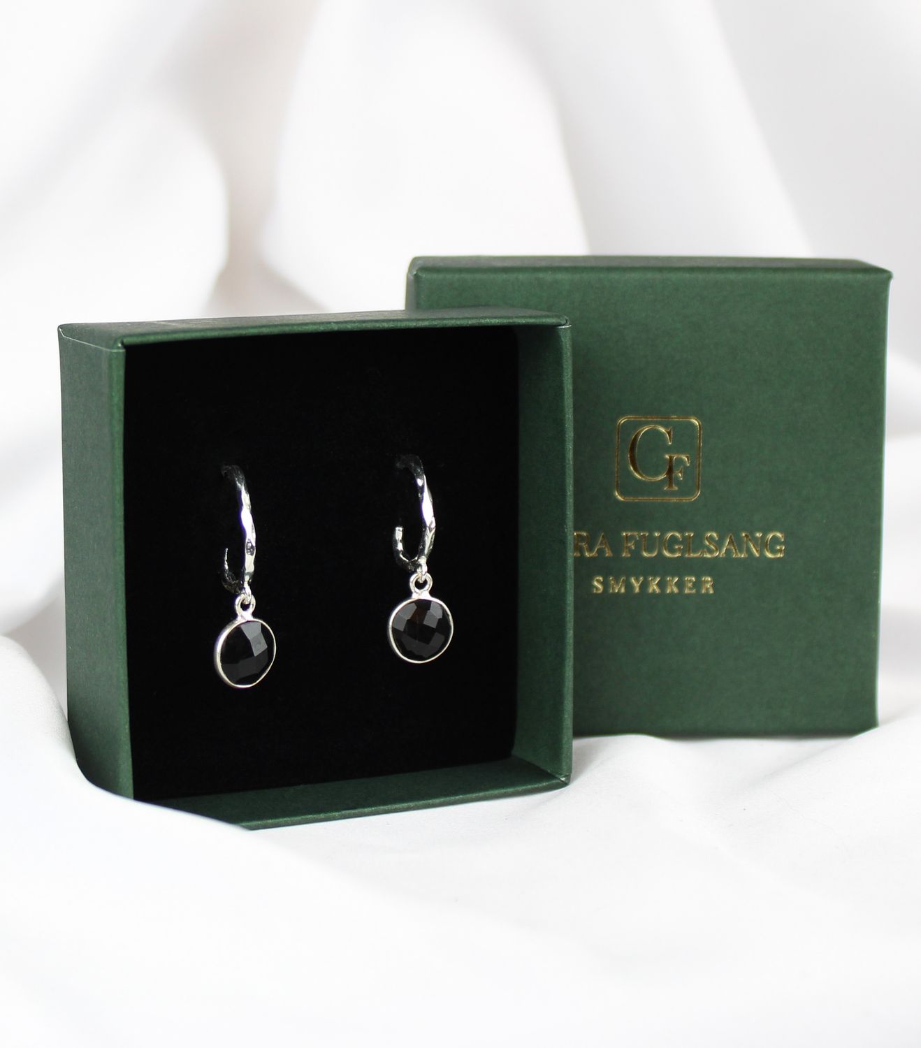 Rustikke creoler  med sort onyx-sten