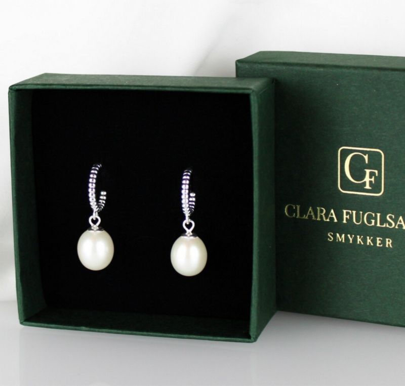 Hvide ferskvandsperle øreringe m. kugle creoler