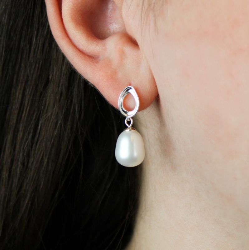 Ovale ørestikker m. hvide perler