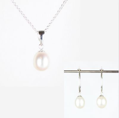 Smykkesæt - Sølv med hvide ferskvandsperler &amp; hoops