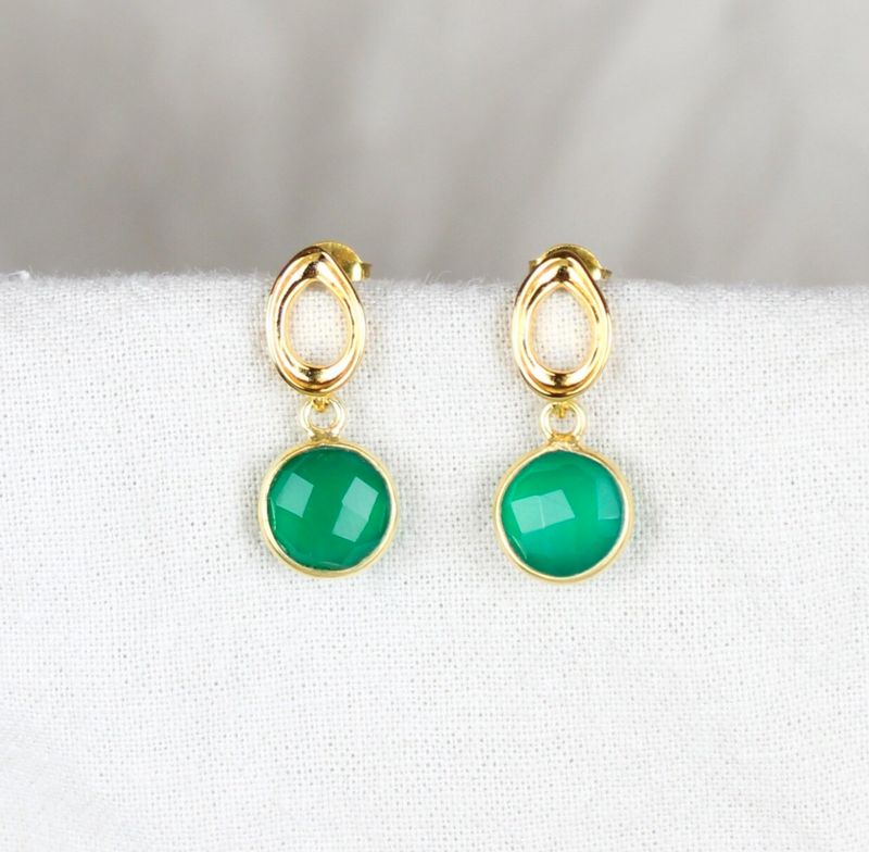 Ovale ørestikker med  grøn onyx-sten