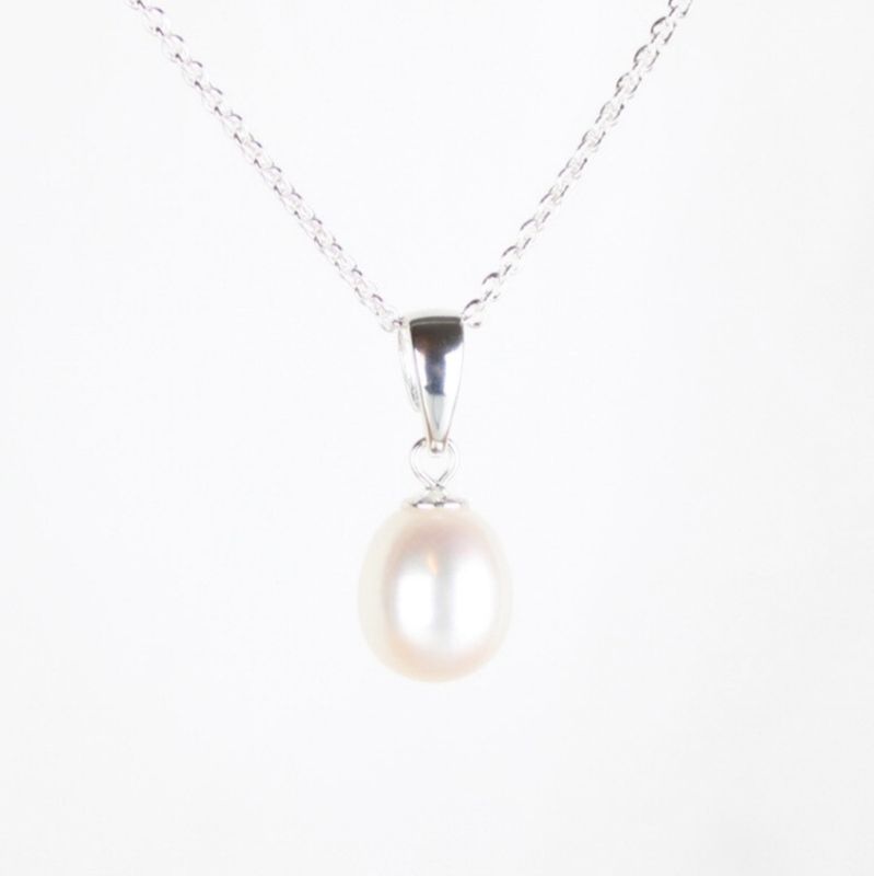 Hvid ferskvandsperle halskæde