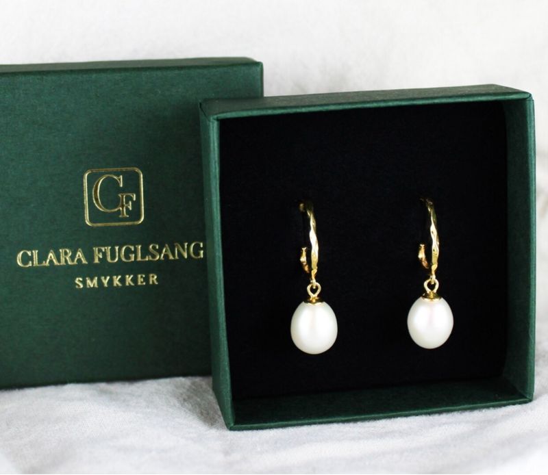 Rustikke hvide perleøreringe