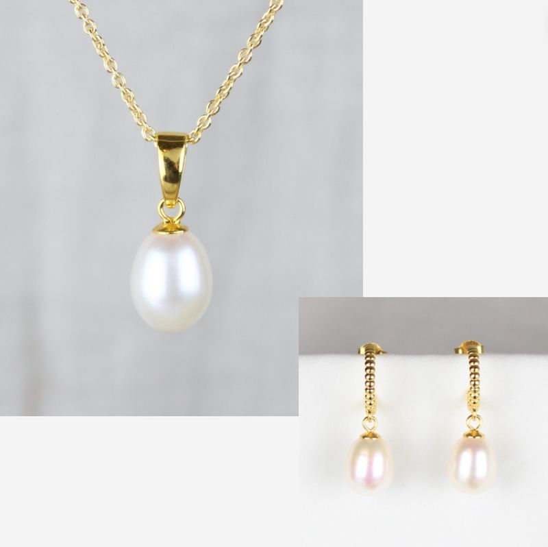 Smykkesæt - Forgyldt med hvide ferskvandsperler &amp; kugle creoler