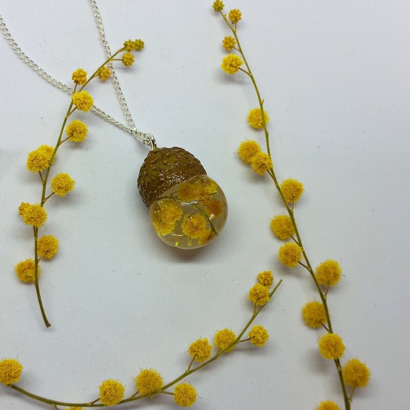 Collar bellota de mimosas