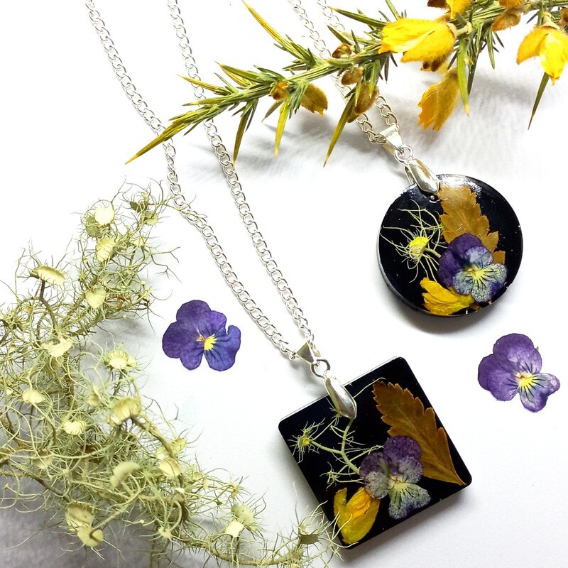 Collar collage