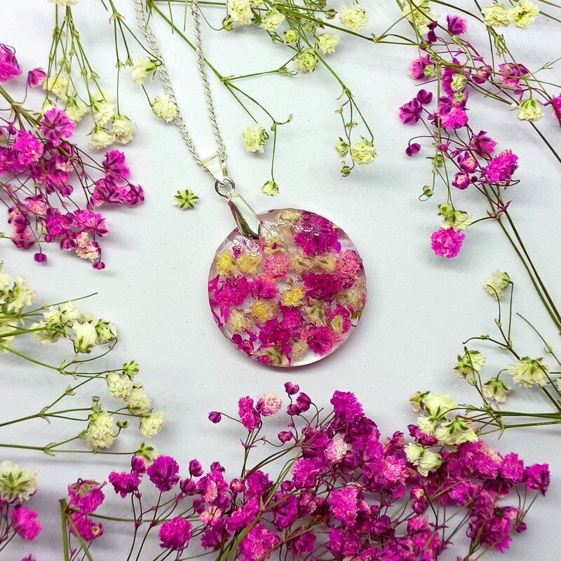 Collar Paniculata rosa y blanco