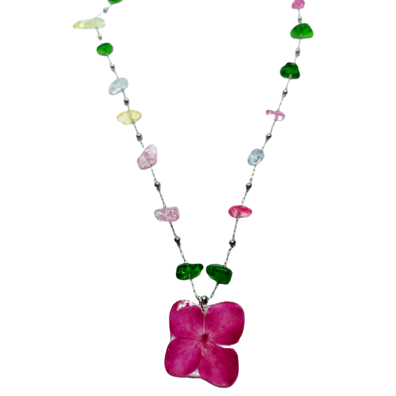 Collar piedritas y naturaleza