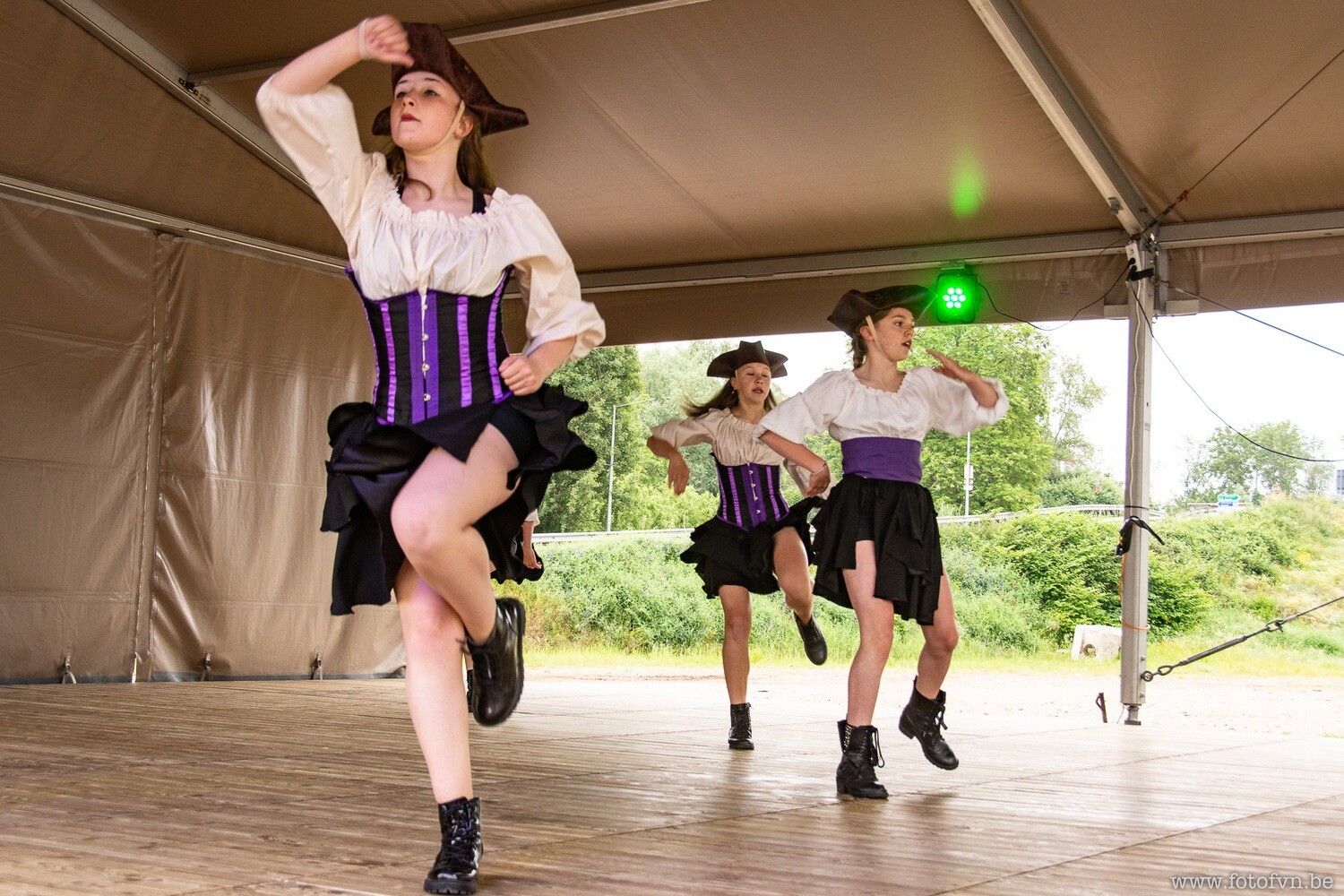 Korset, zwart-paarse strepen (5)