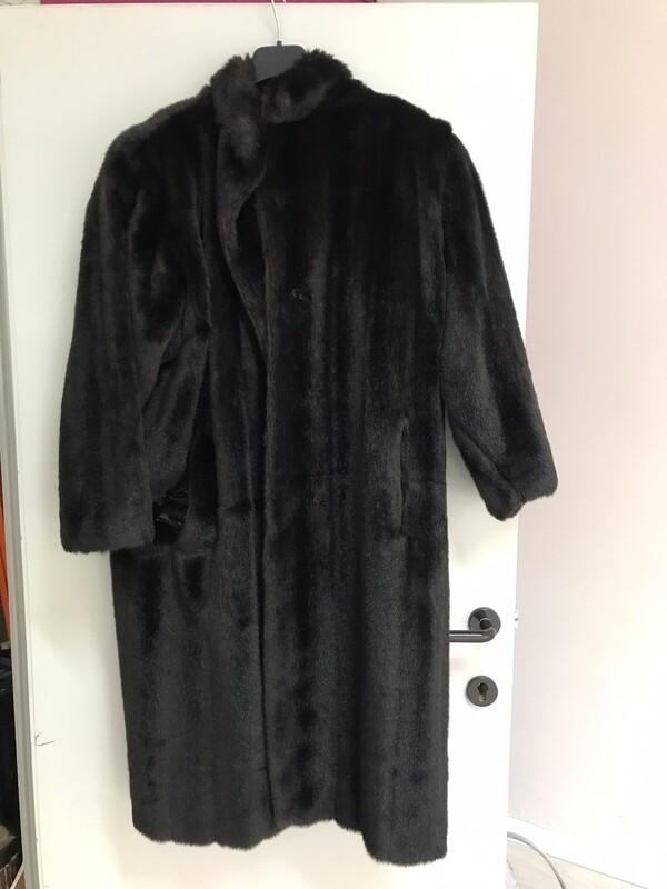 Jas, bont (2 zwarte, 1 witte)