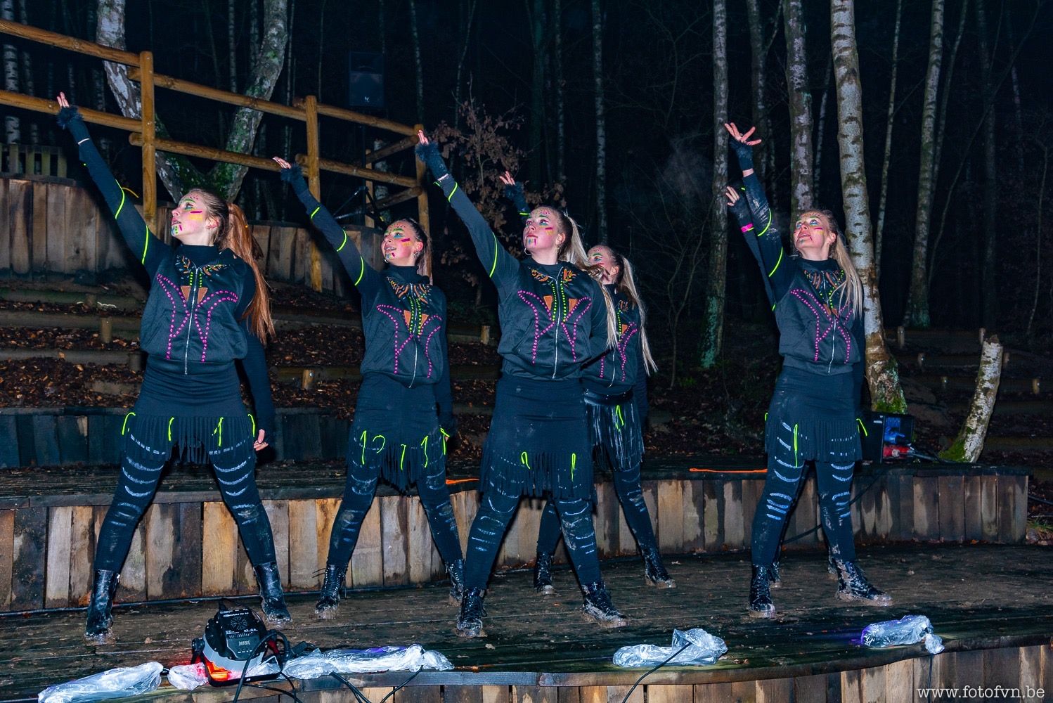 Vest, zwart met glow in the dark verf (13)