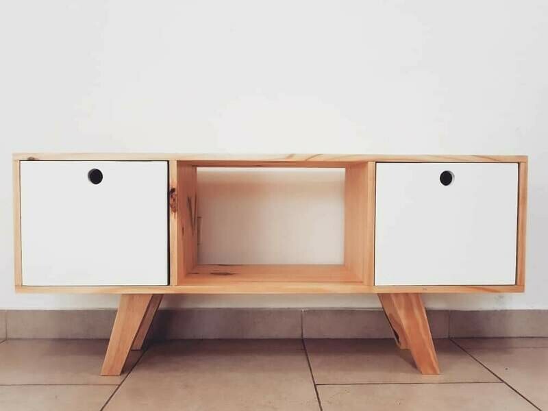 Rack Nórdico Para Tv Con Puertas