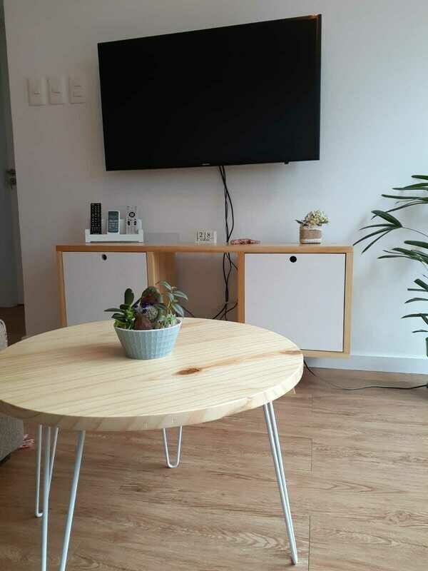 Mesa Ratona Redonda Con Patas De Hierro