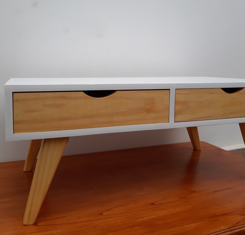 Mesa Ratona Nórdica Con Cajones
