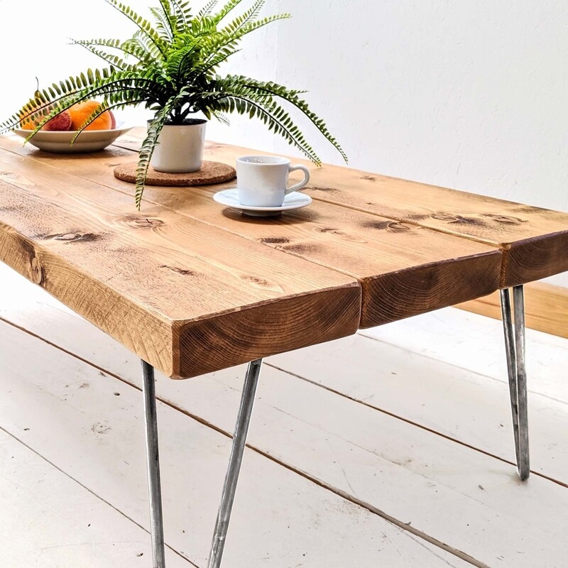 Mesa Ratona Con Patas De Hierro