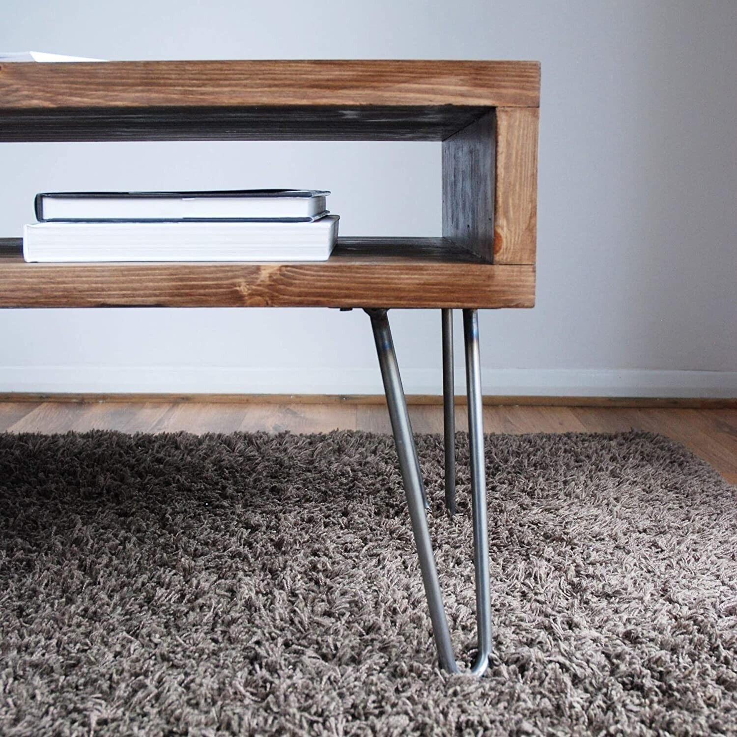 Mesa Ratona Con Patas De Hierro