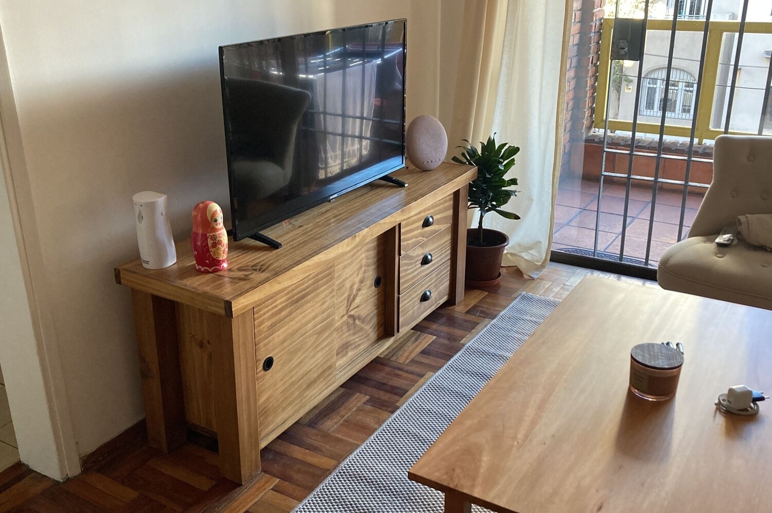 Rack Para TV Con Puerta Corrediza