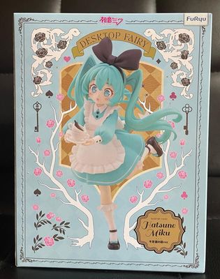 Vocaloid | Hatsune Miku (Wonderland) - Spilling Tea | Desktop Fairy Figure