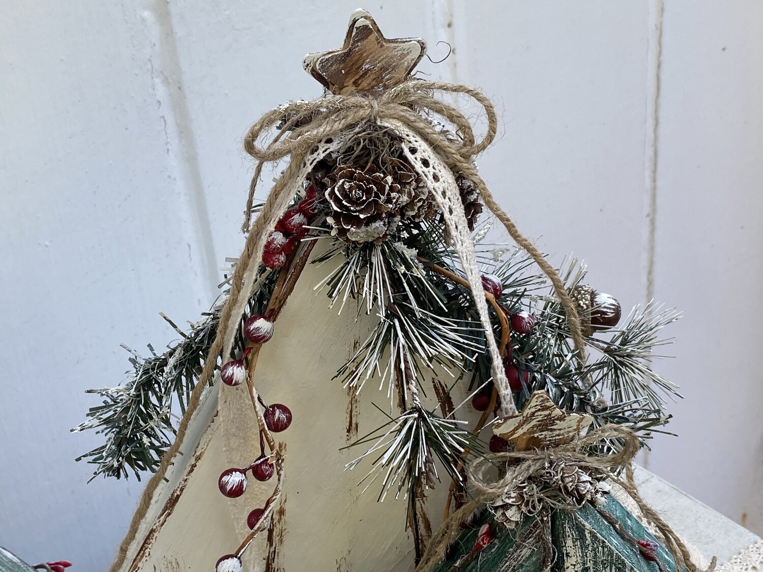Large Rustic Wood Christmas Tree (white)