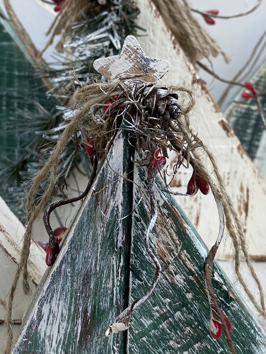 Small Rustic Wood Christmas Tree (green)