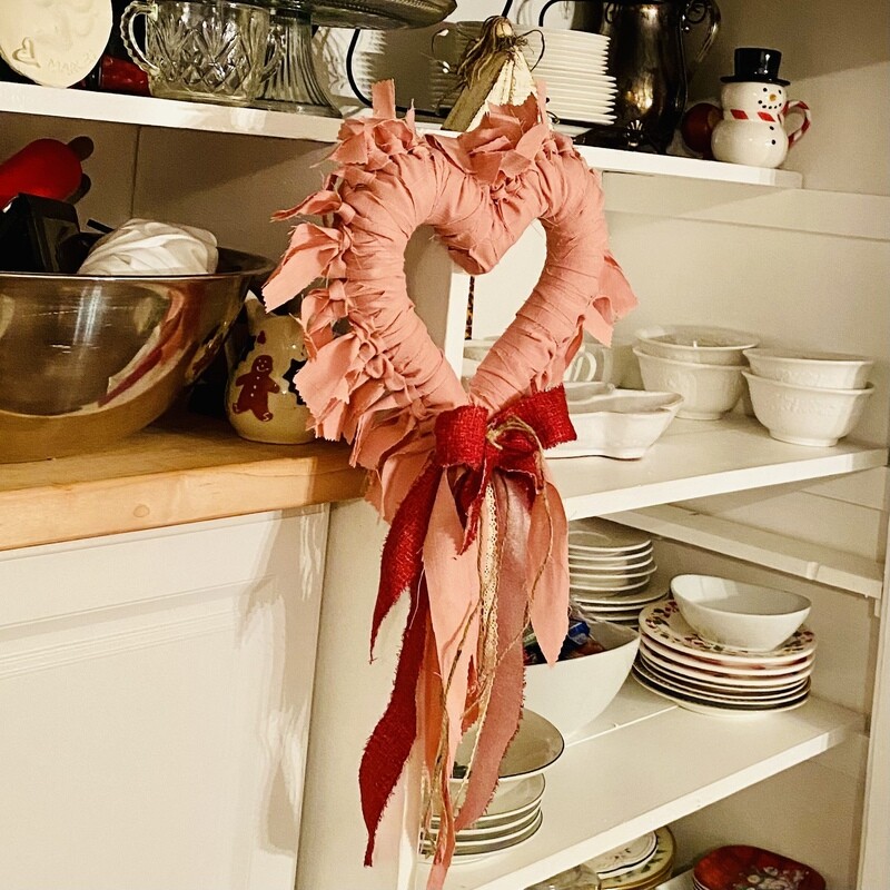Old Fashioned Heart Rag Wreath (Pink)