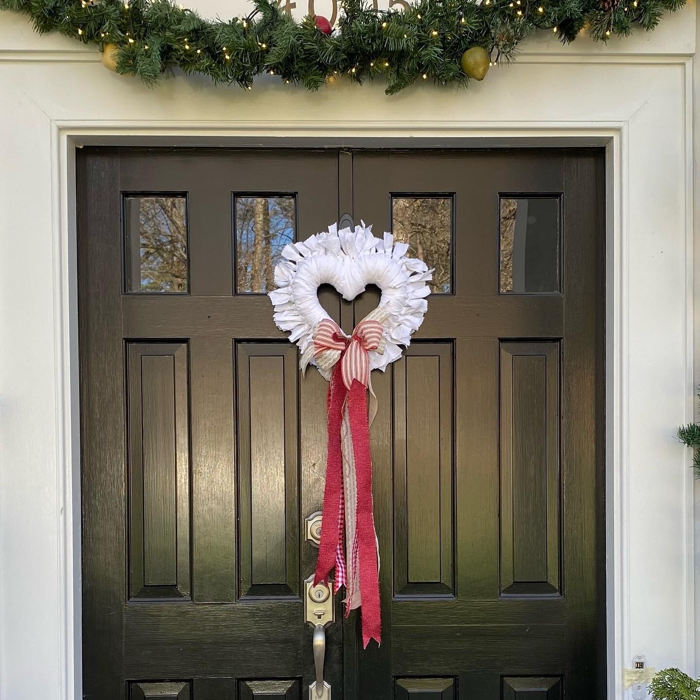 Old Fashioned Heart Rag Wreath (White)