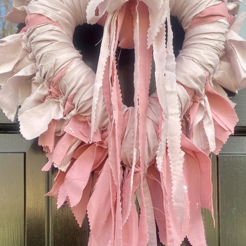 Old Fashioned Heart Rag Wreath (Shades of Pink)