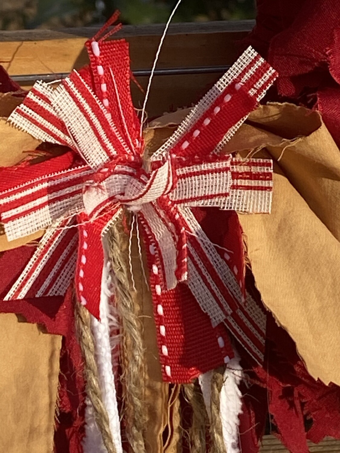 Mini Round Fabric Wreath (Red)