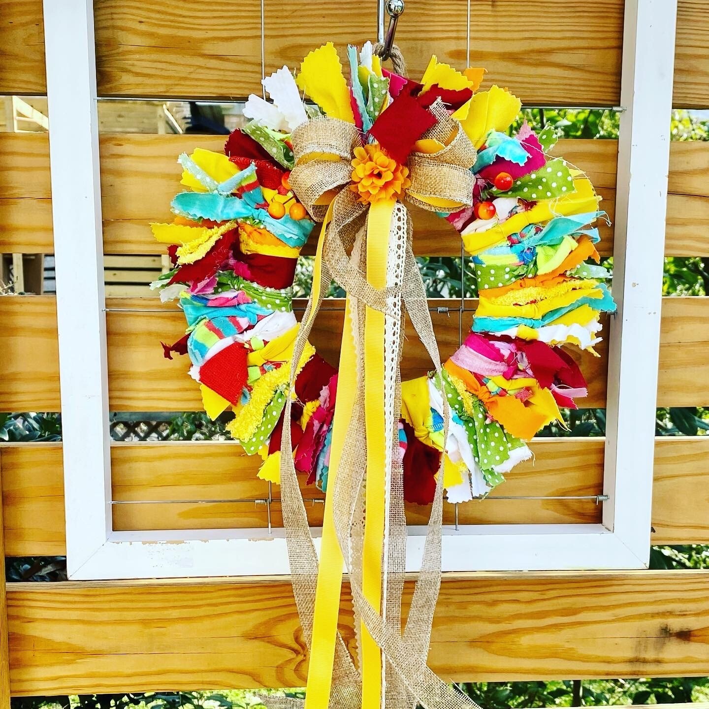 Summertime II Rag Wreath with Burlap and Ribbon Bow (bright summer colors, round)