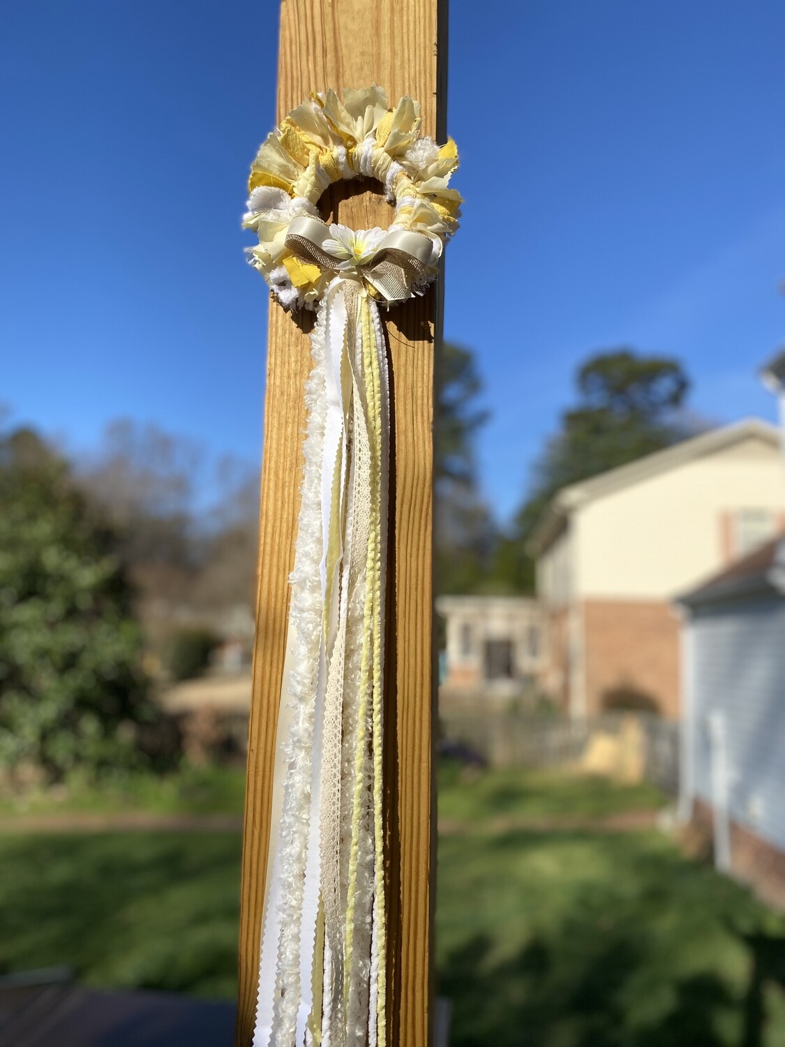 Sprinkles of Sunshine Mini Round Fabric Wreath (Yellow and White with Detachable Multi-Layered Bow)