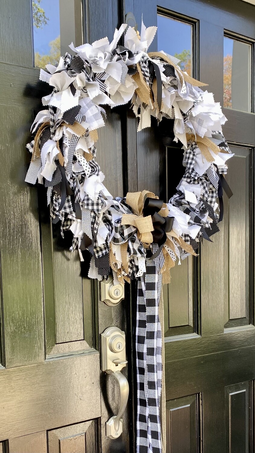 Classic Old Fashioned Black &amp; White with Burlap Full Size (22") Fabric Wreath with Detachable Multi-Layered Flowing Ribbon Bow