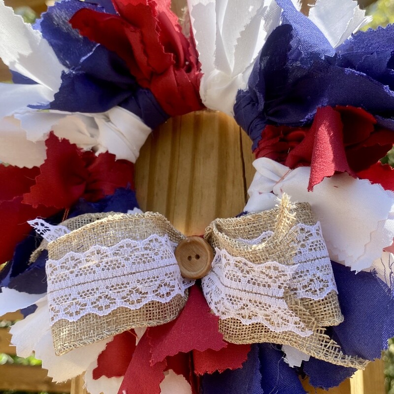 Patriotic Mini Round Fabric Wreath (with Detachable Multi-Layered Bow)