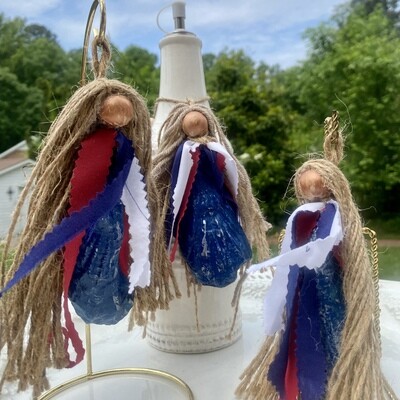 Heartstrings Patriotic Shell Angel Hangers