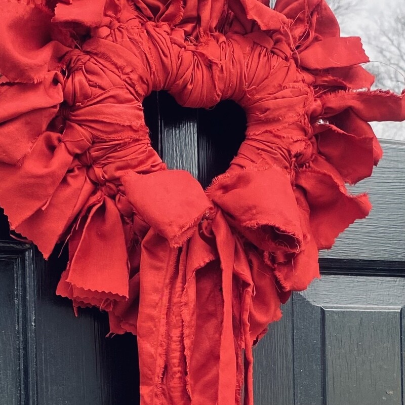 Old Fashioned Heart Rag Wreath with Bow (Red)