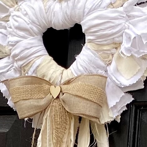 Old Fashioned Heart Rag Wreath with Bow (Neutral)