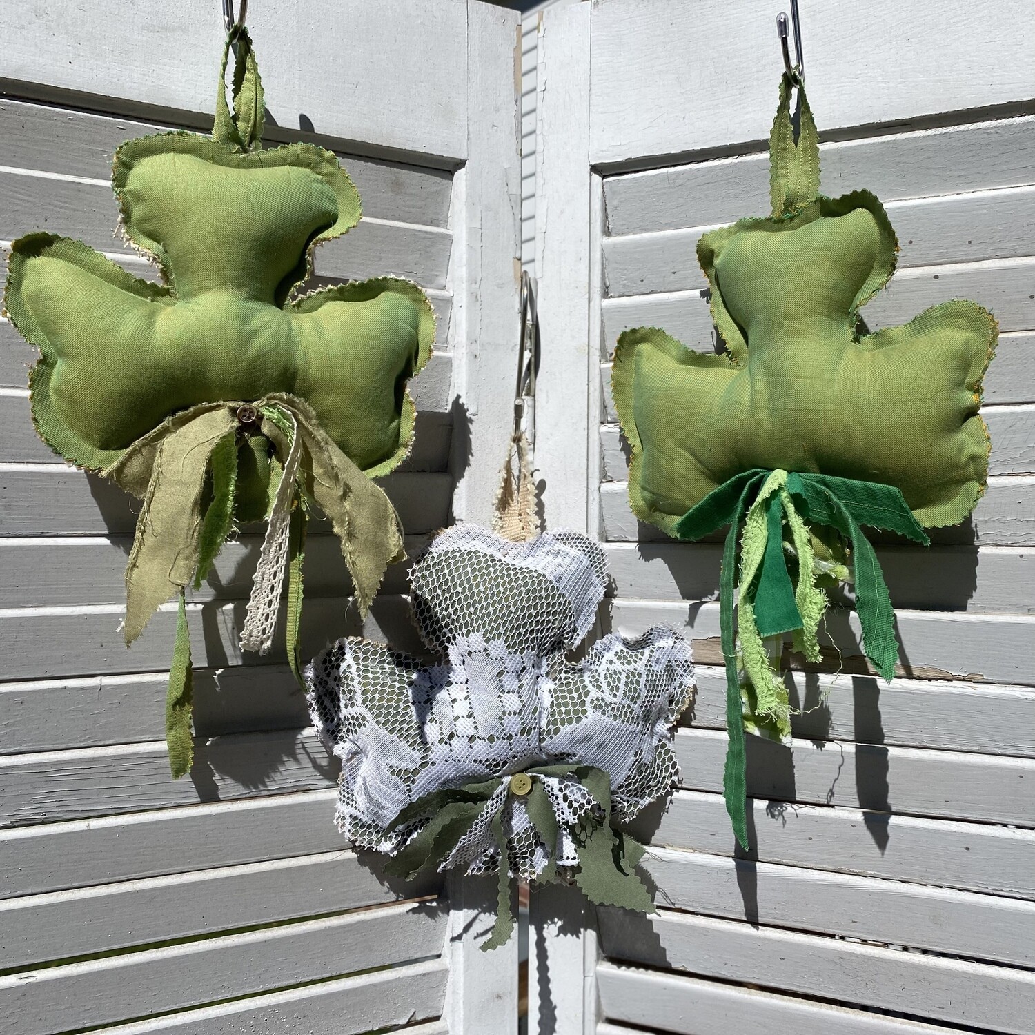 Luck of the Irish: Mini Shamrock Fabric Hanger (Lace)