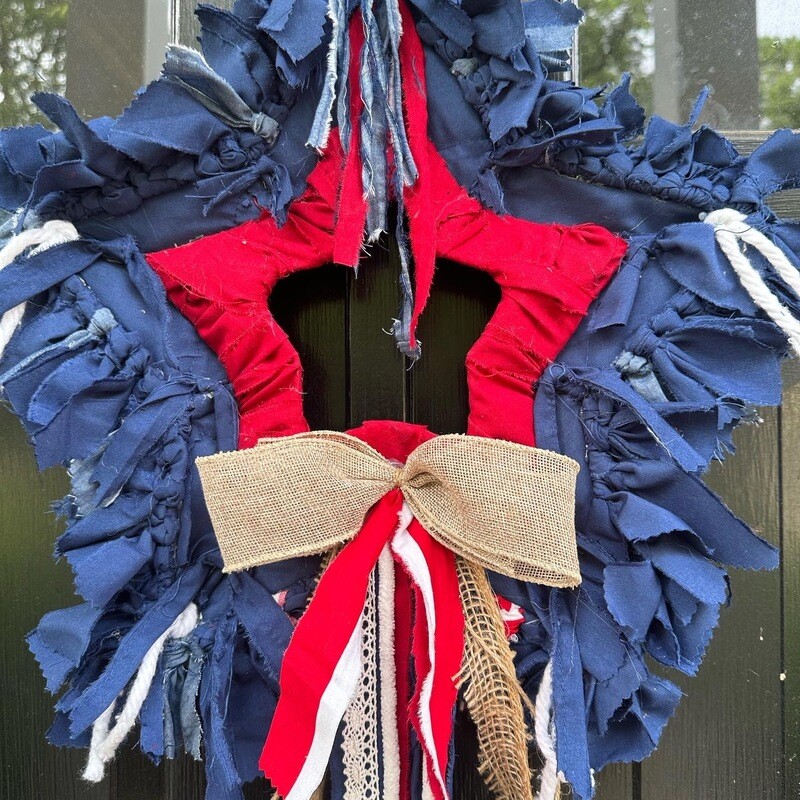 Classic “American Star” Fabric Wreath (with Burlap Bow and Flowing Tail)