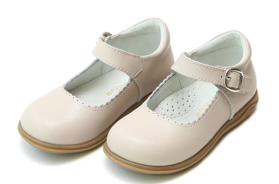 Almond Chloe Classic Scalloped Leather Mary Jane
