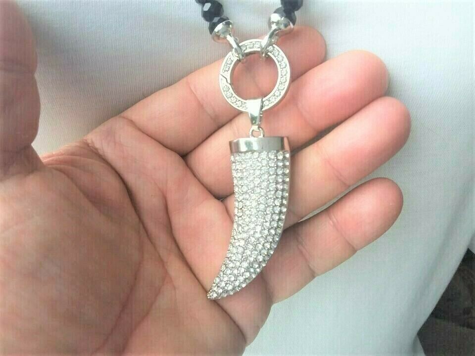 Edler  XXL Zahn Anhänger mit Swarovski Elementen