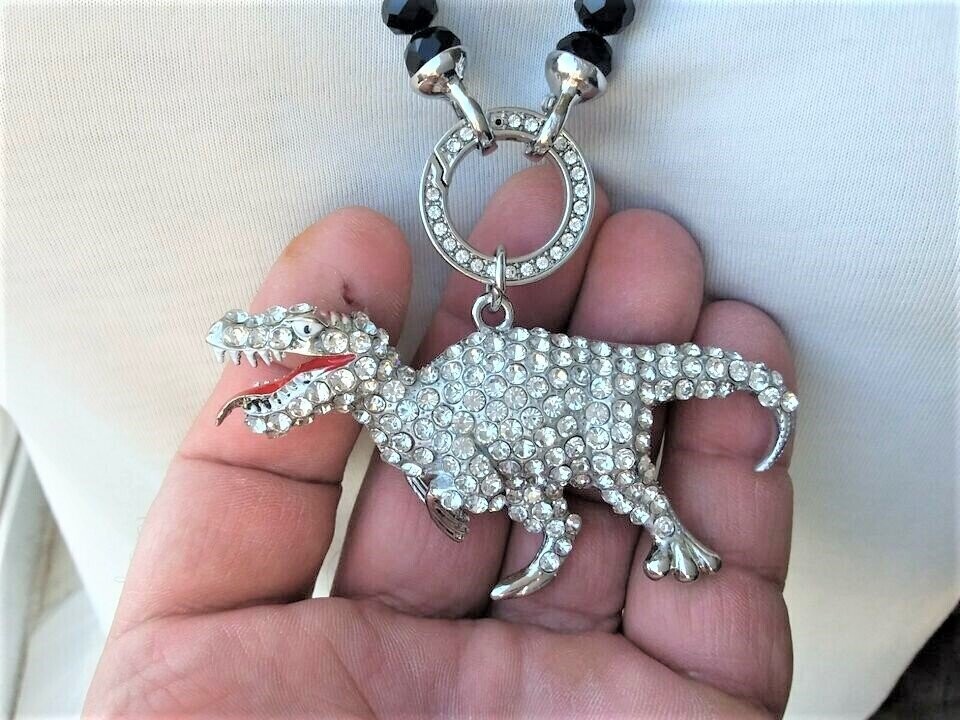 Toller Dino / Dinosaurier Anhänger mit Steinen besetzt