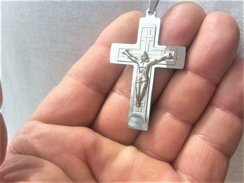 Schickes Kreuz mit Kette