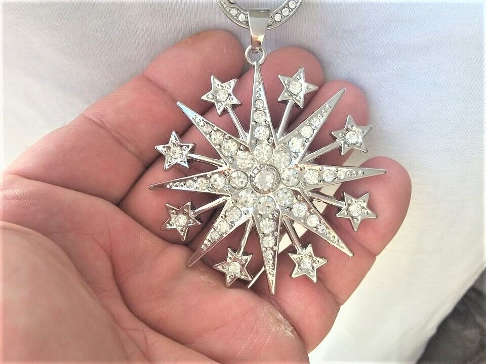 Toller großer glänzender Weihnachtsstern