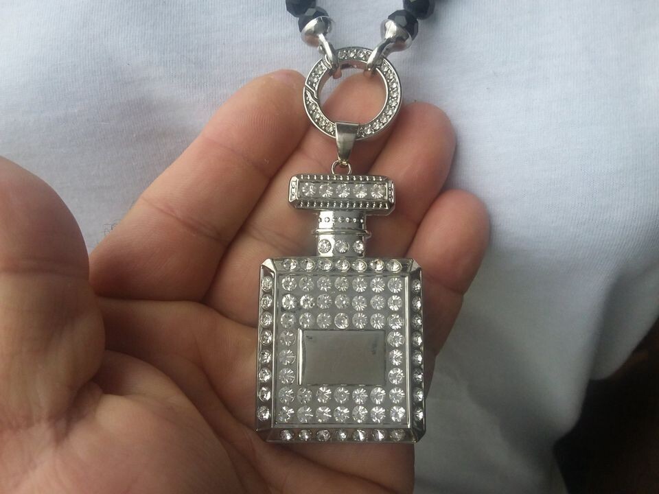 Toller Anhänger in Flakon Style