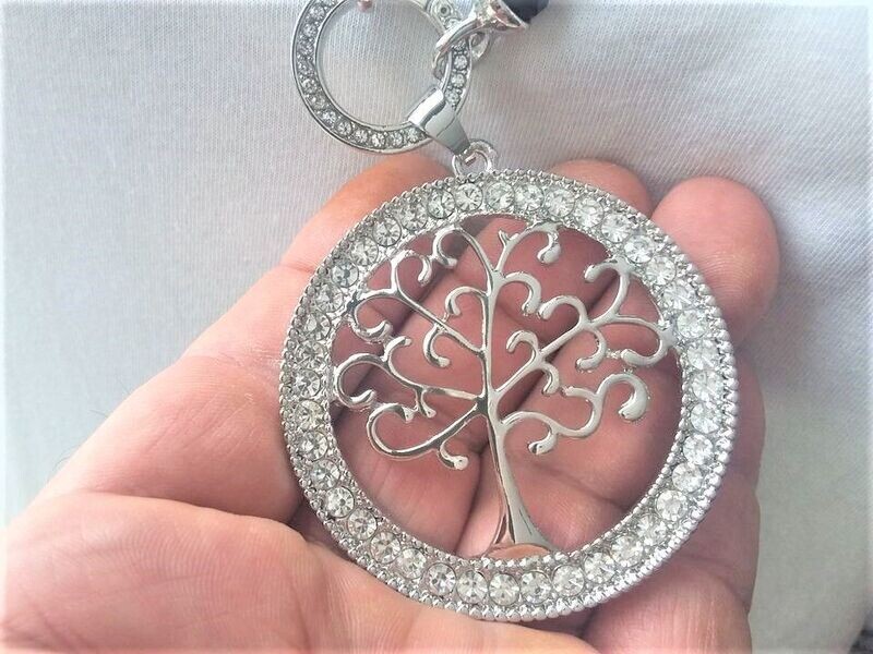 XXL Lebensbaum Anhänger mit Swarovski Elementen XXL Lebensbaum Anhänger mit Swarovski Elementen