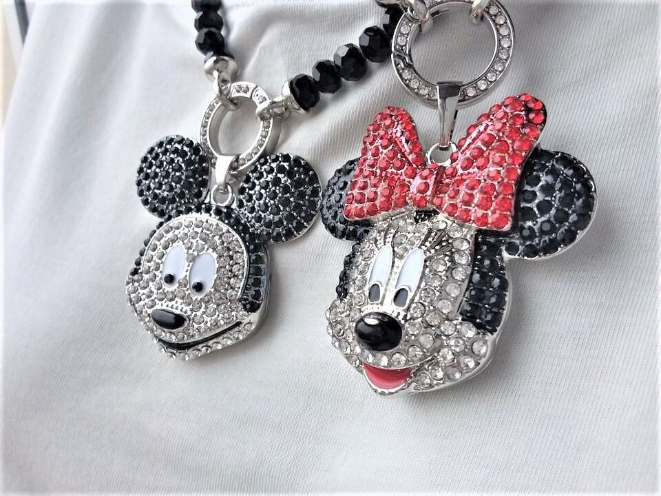 AKTION!! ! Micky + Minnie Maus mit Swarovski Elementen besetzt + 1 Kette schwarz 800 mm